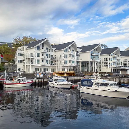 Fjordhotell - By Classic Norway 4* מולדה