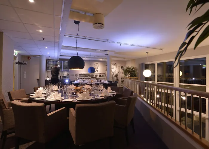 Fjordhotell - By Classic Norway 4* מולדה