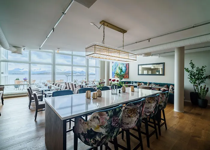 Fjordhotell - By Classic Norway מלון מולדה